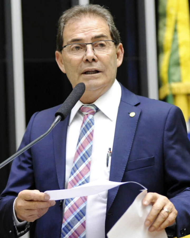 Registro profissional em ambiente político